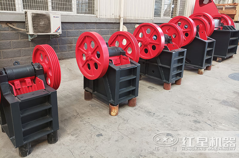 小型礦石粉碎機(jī)圖片 小型礦石粉碎機(jī)圖片