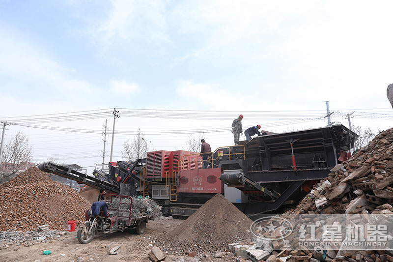 廢舊水泥塊粉碎作業(yè)現(xiàn)場(chǎng)實(shí)拍