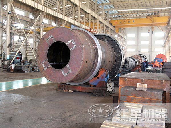 三筒烘干機(jī)生產(chǎn)車(chē)間