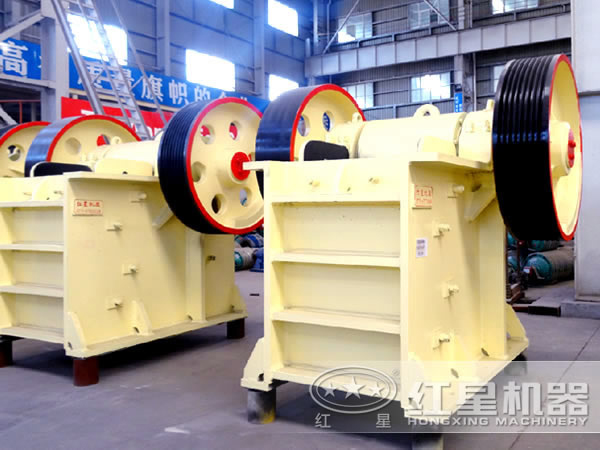 PE-600×900顎式破碎機 PE-600×900顎式破碎機