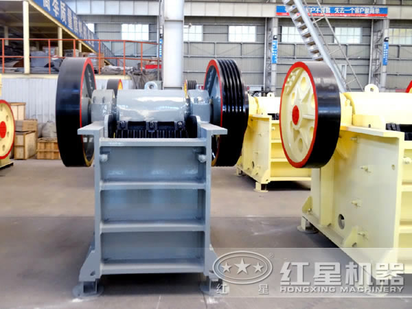 PE-600×900顎式破碎機 PE-600×900顎式破碎機