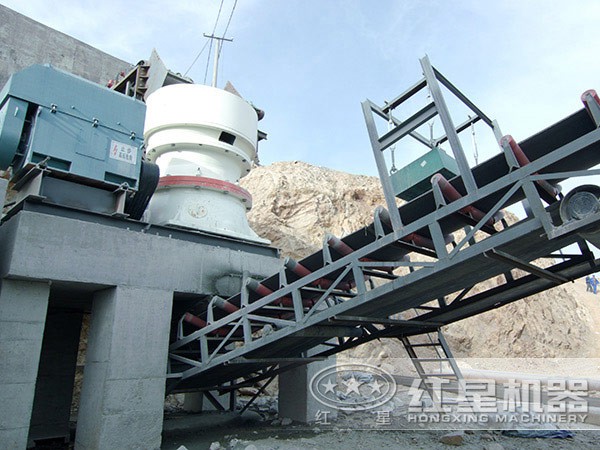 鵝卵石圓錐破碎機作業(yè)現(xiàn)場圖 鵝卵石圓錐破碎機作業(yè)現(xiàn)場圖