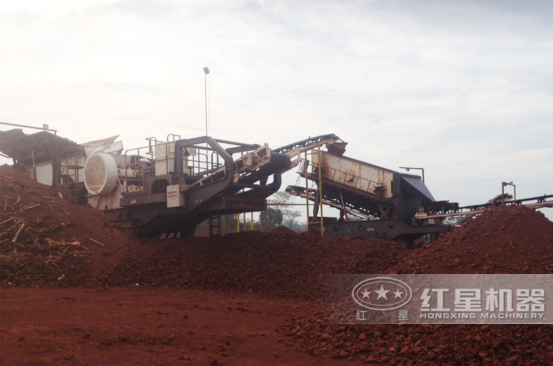 移動式磚頭粉碎機現(xiàn)場 移動式磚頭粉碎機現(xiàn)場