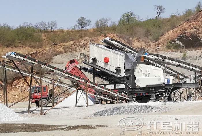 移動(dòng)石料粉碎機(jī) 移動(dòng)石料粉碎機(jī)